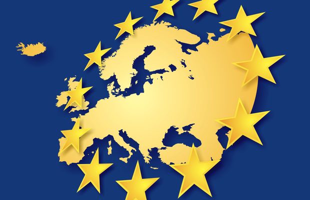 Flagi Unii Europejskiej — fotografia symboliczna