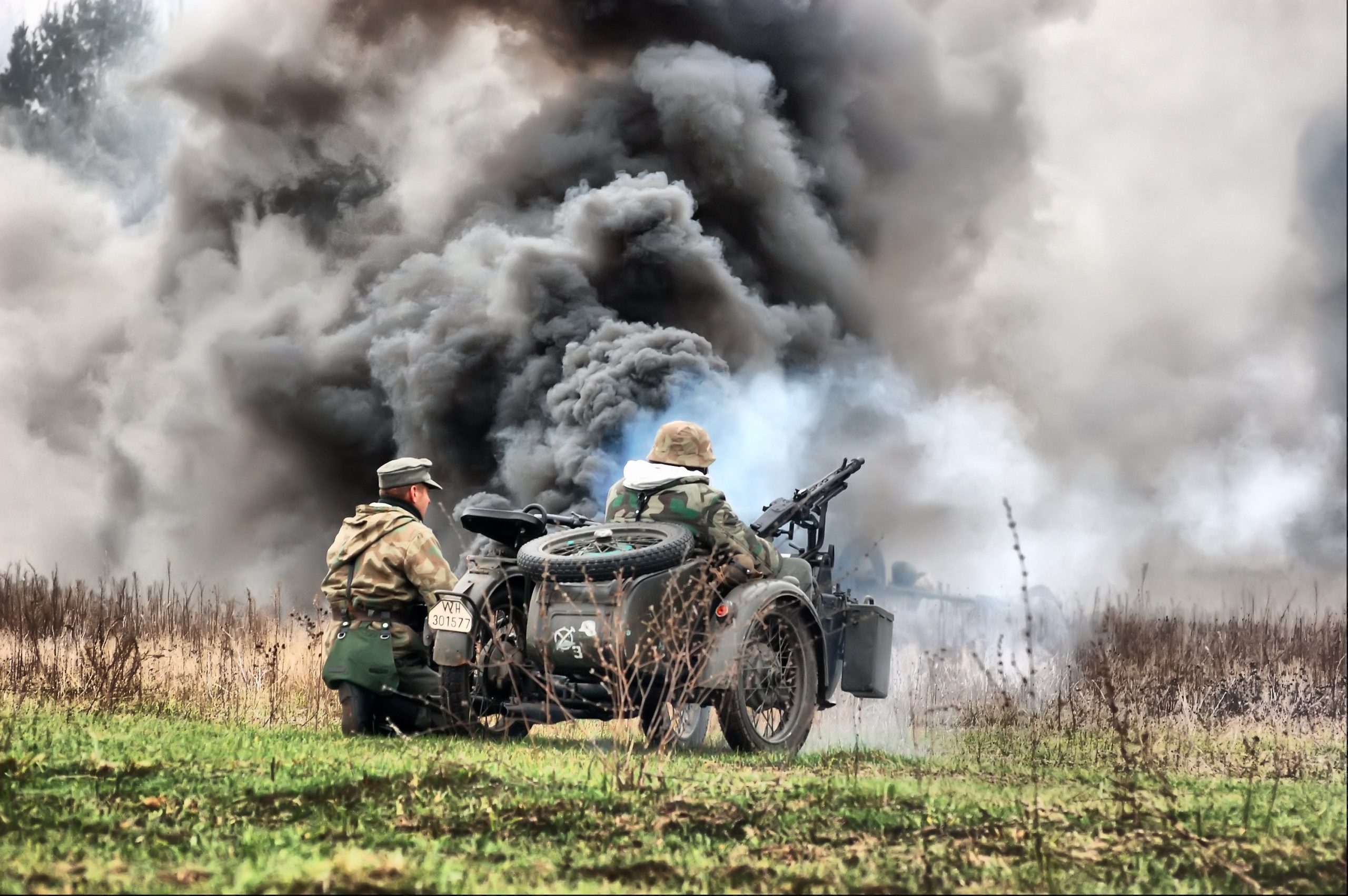 Żołnierze w walce — ilustracja historyczna
